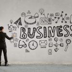 Podnikateľ uvažujúci nad výhodami a nevýhodami s.r.o.