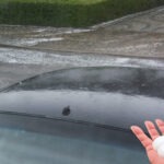 Odstraňovanie preliačin na karosérii auta po krupobití pomocou šetrnej PDR metódy bez lakovania.